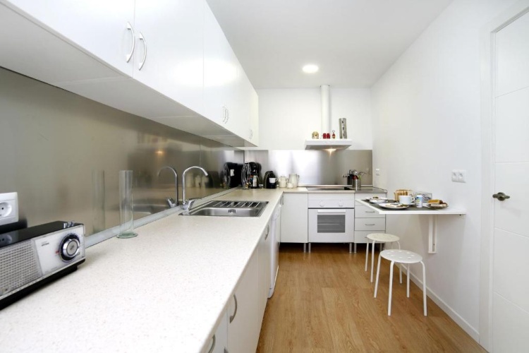 3 Bedrooms Apartment
