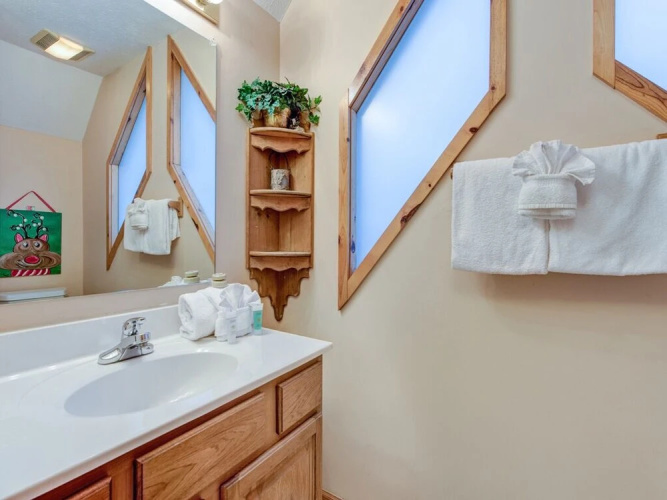 Mountain Mist - Two Bedroom Cabin