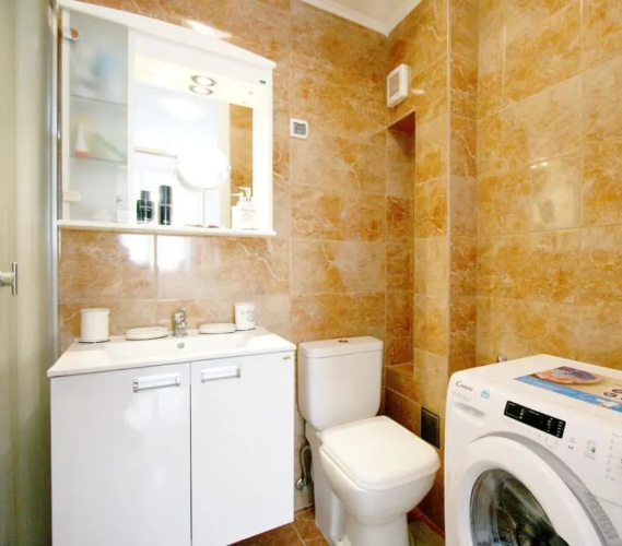 Magritte Business grade comfortable apartment.