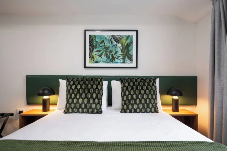 1 Bedroom Suite