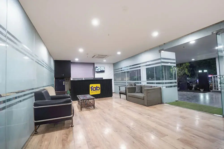 FabHotel Novis Stayz