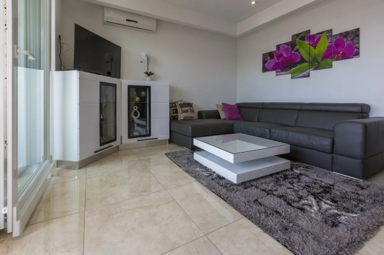 Apartment SAJO