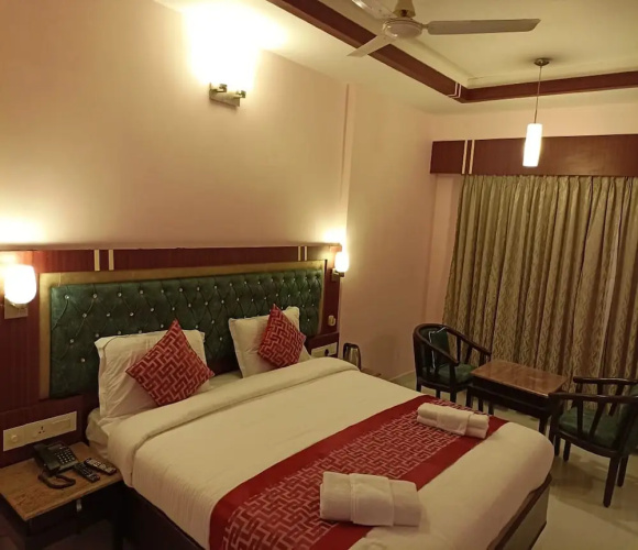 Chandra Royal Inn