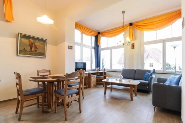 2 Bedrooms Apartment