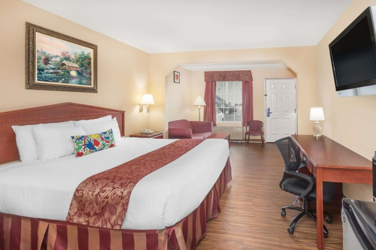 Baymont Inn & Suites Macon I-475