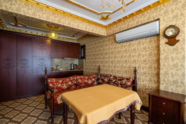 Quadruple Suite