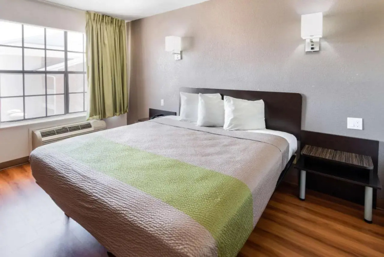 Quality Inn & Suites Arlington