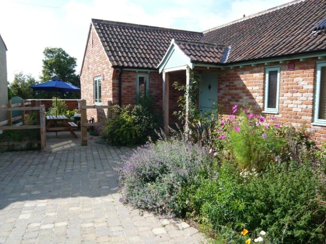 2 Bedrooms Cottage