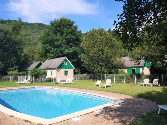 2 Bedrooms Cottage