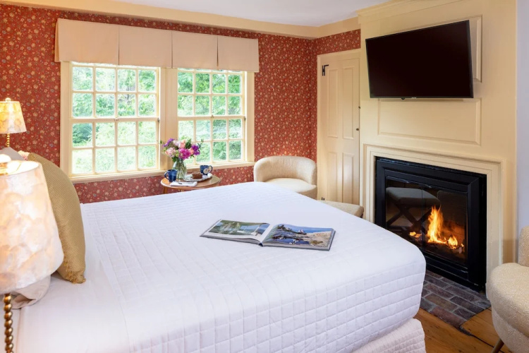 Waldo Emerson Inn