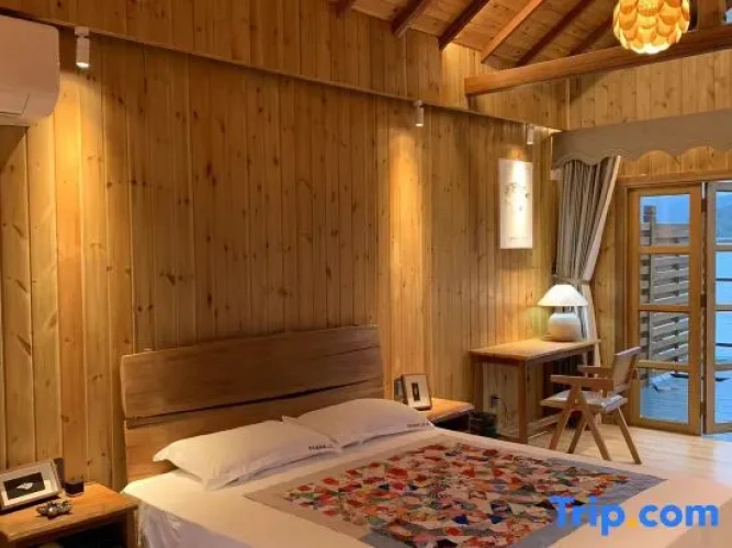 Deluxe Family Suite