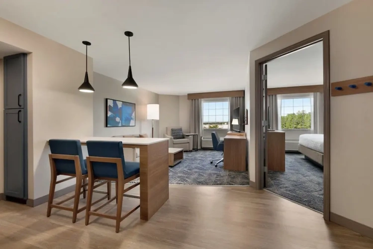 1 Bedroom Suite