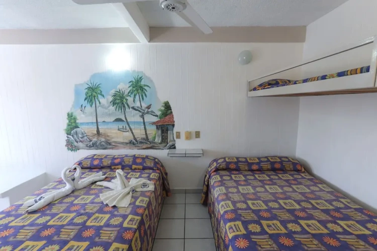 Standard Quadruple room with balcony