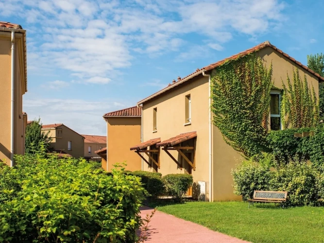 2 Bedrooms Classic Apartment