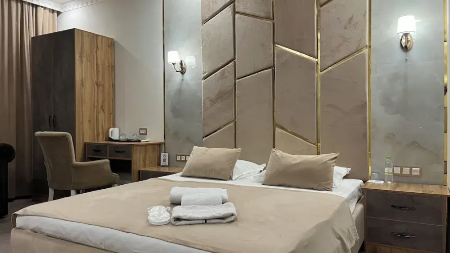 Sharq Hotel