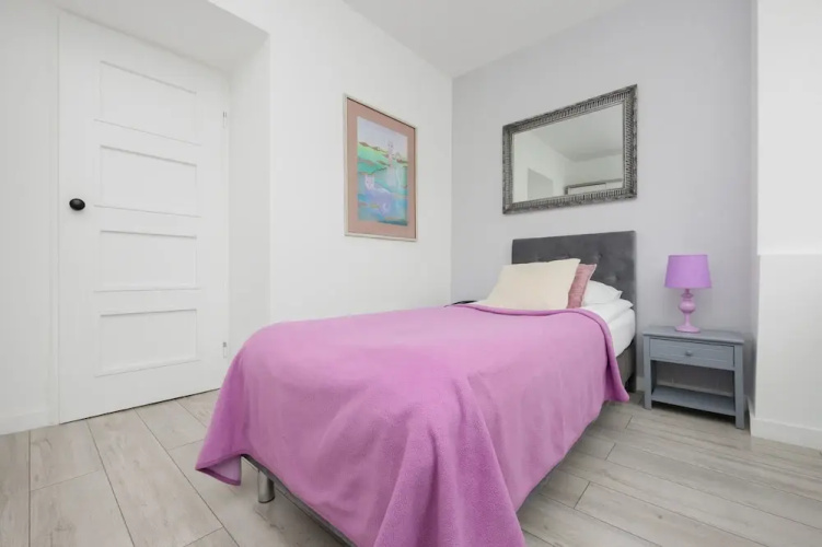 Schillera Apartment by Renters