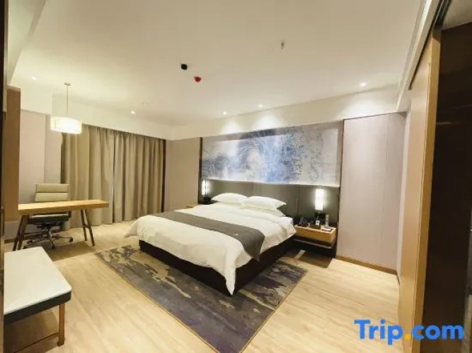 Comfort Suite with city view