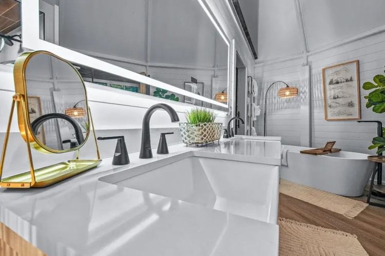 Dream Catcher 1 Bedroom Home by RedAwning