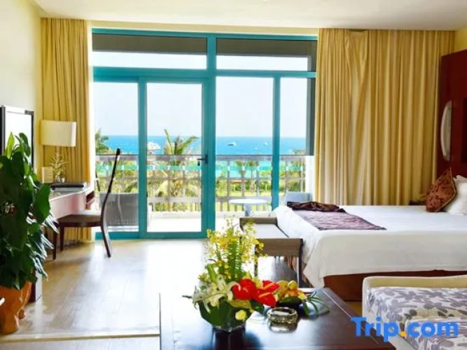 Double Family Suite with balcony and with sea view