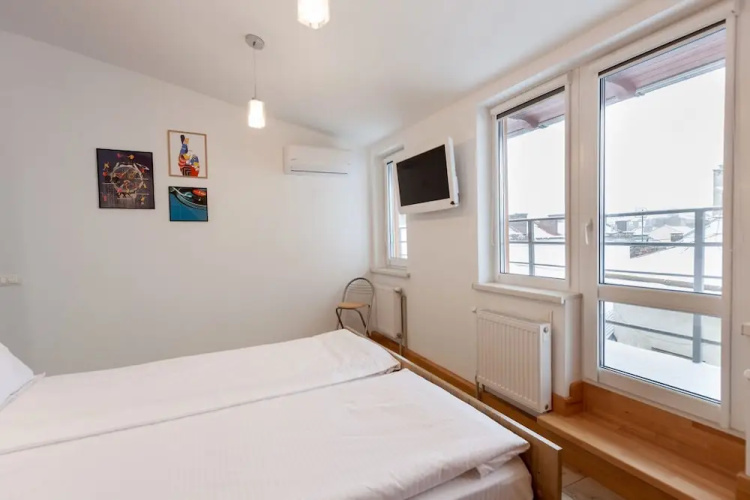 7 Apartments