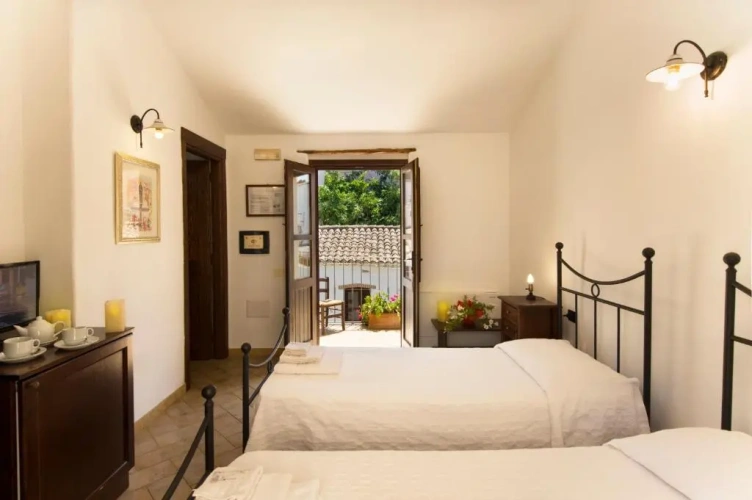 Deluxe Double room with balcony