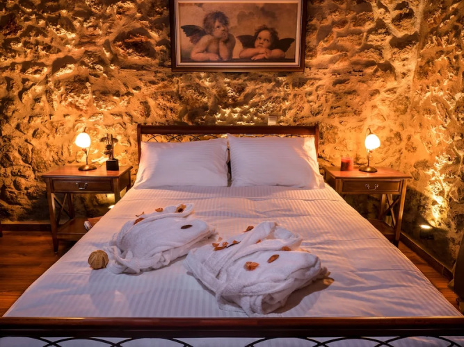 Villa Malaxa and Suites
