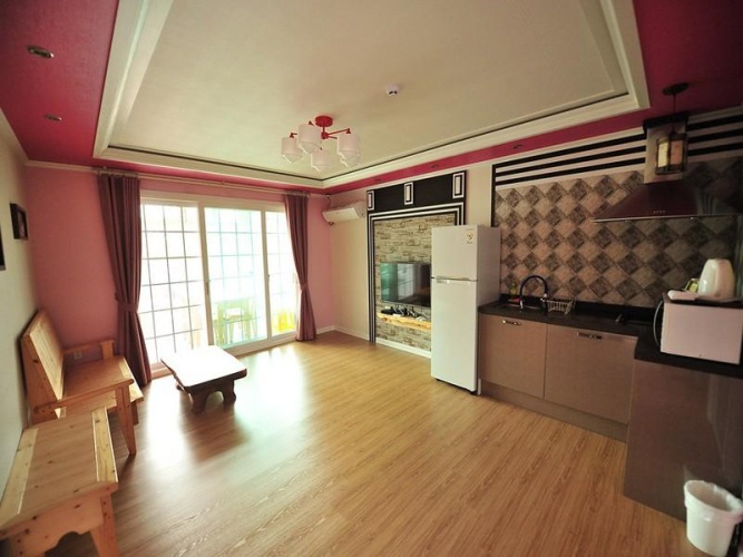 Deluxe Studio