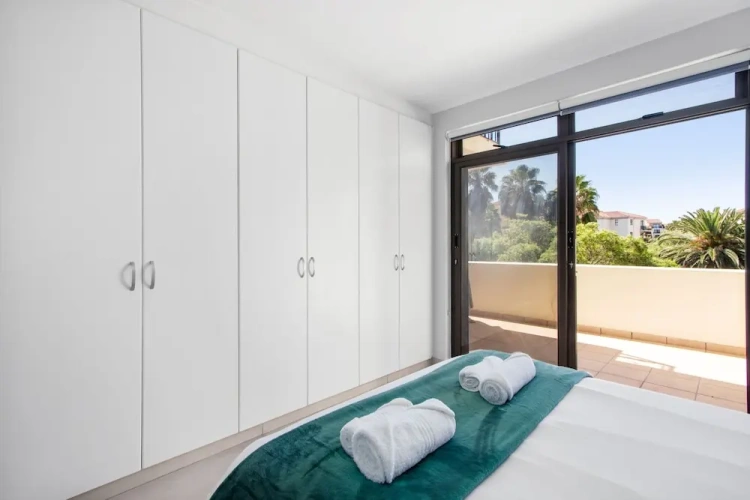 2 Bedrooms Apartment with balcony