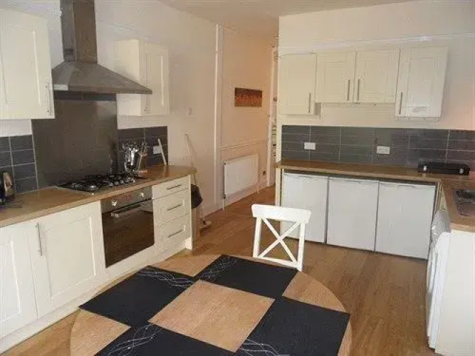Lodge NW2