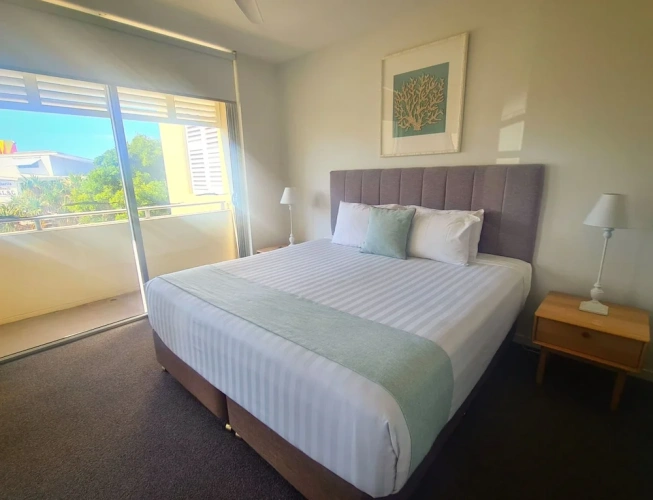 3 Bedrooms Club Apartment with balcony