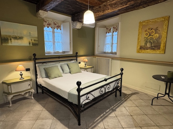 Classic Double Basement room