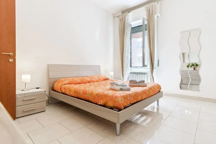 2 Bedrooms Apartment