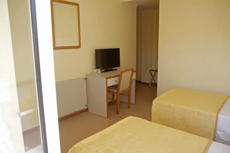 Standard Twin room with balcony
