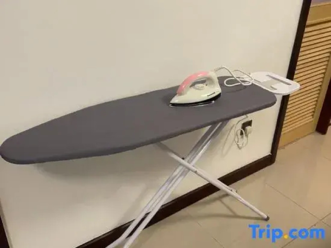 Riverine sapphire apartment