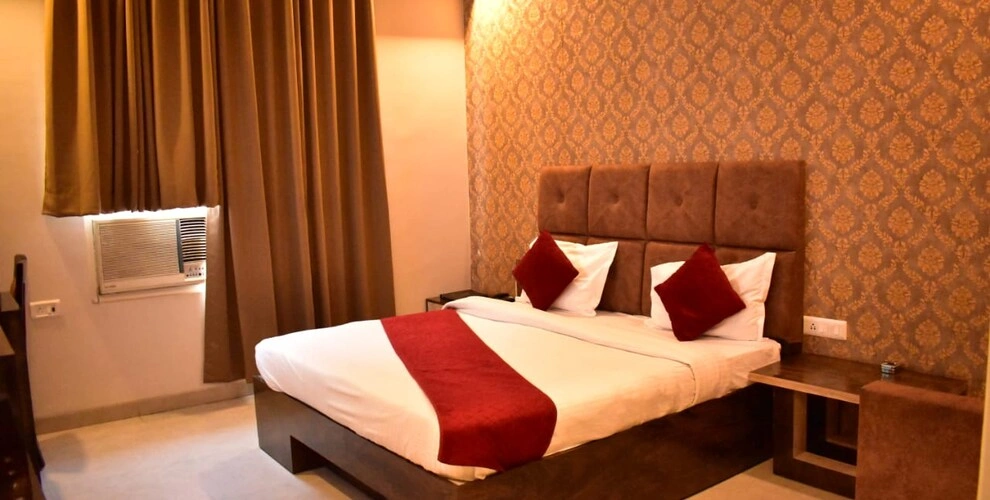 Deluxe Double room with balcony and with sea view