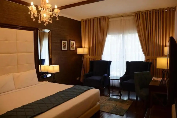 Diamond Luxe Hotel Lahore