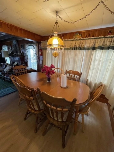 4 Bedrooms Cottage