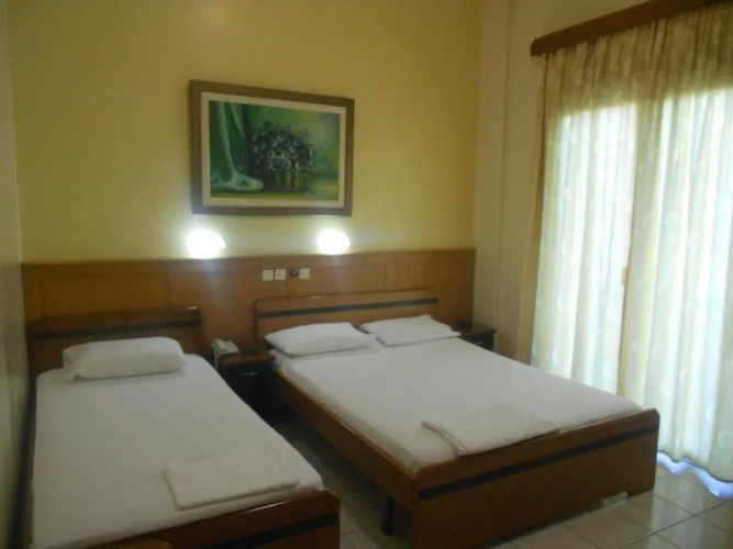 Standard Triple room