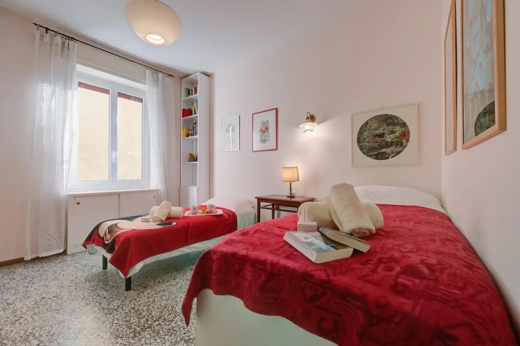2 Bedrooms Apartment