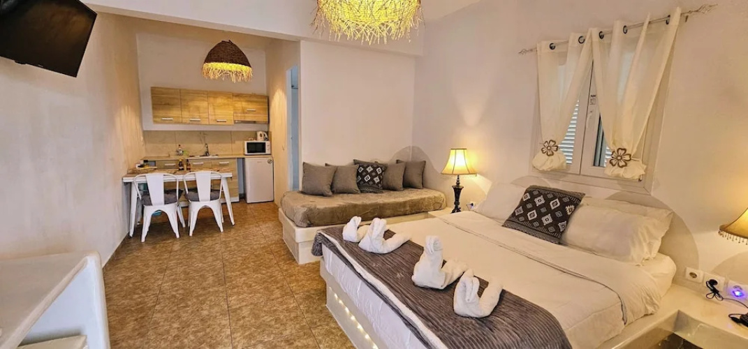 Room in Studio - Pleasure Studios1 Person 3