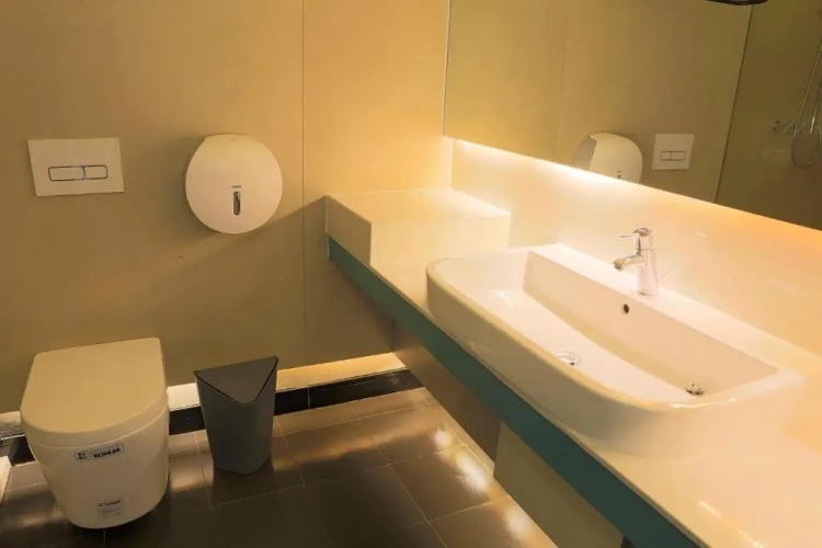 Standard Twin room with balcony