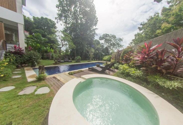 2 Bedrooms Apartment with balcony and with garden view
