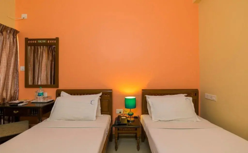 FabHotel Crescent Inn
