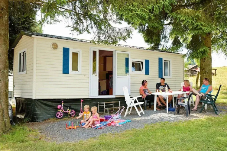 Mobile Home With Heated Pool