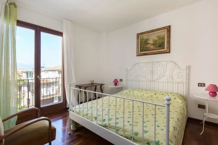 1 Bedroom Apartment with balcony