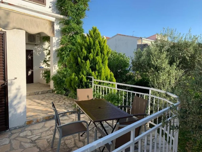 3 Bedrooms Apartment
