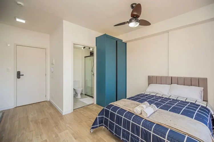 Loft com Smart Lock e Varanda no Bresser