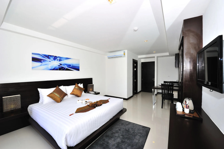 Lae Lay Suites
