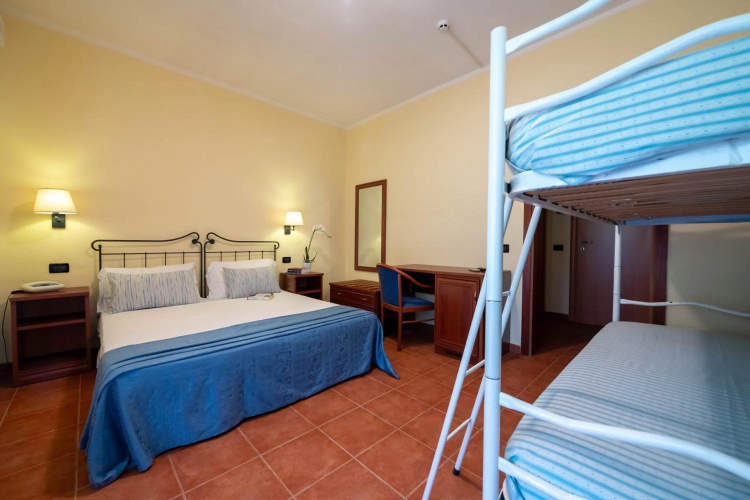 Hotel Mira