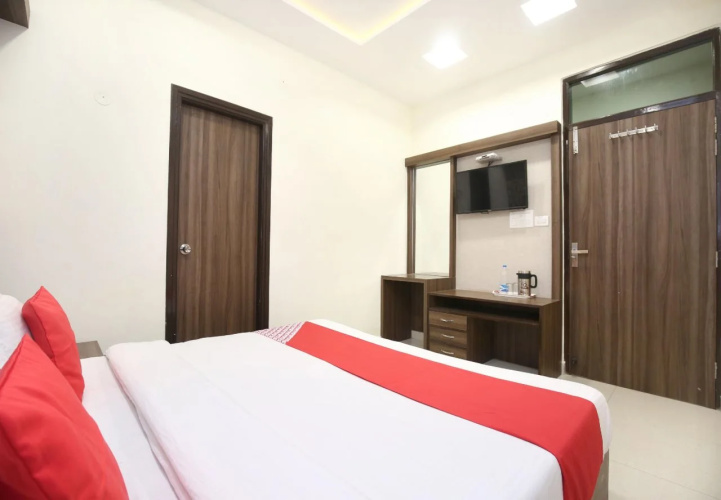 OYO Rooms Bus Stand Entry Gate